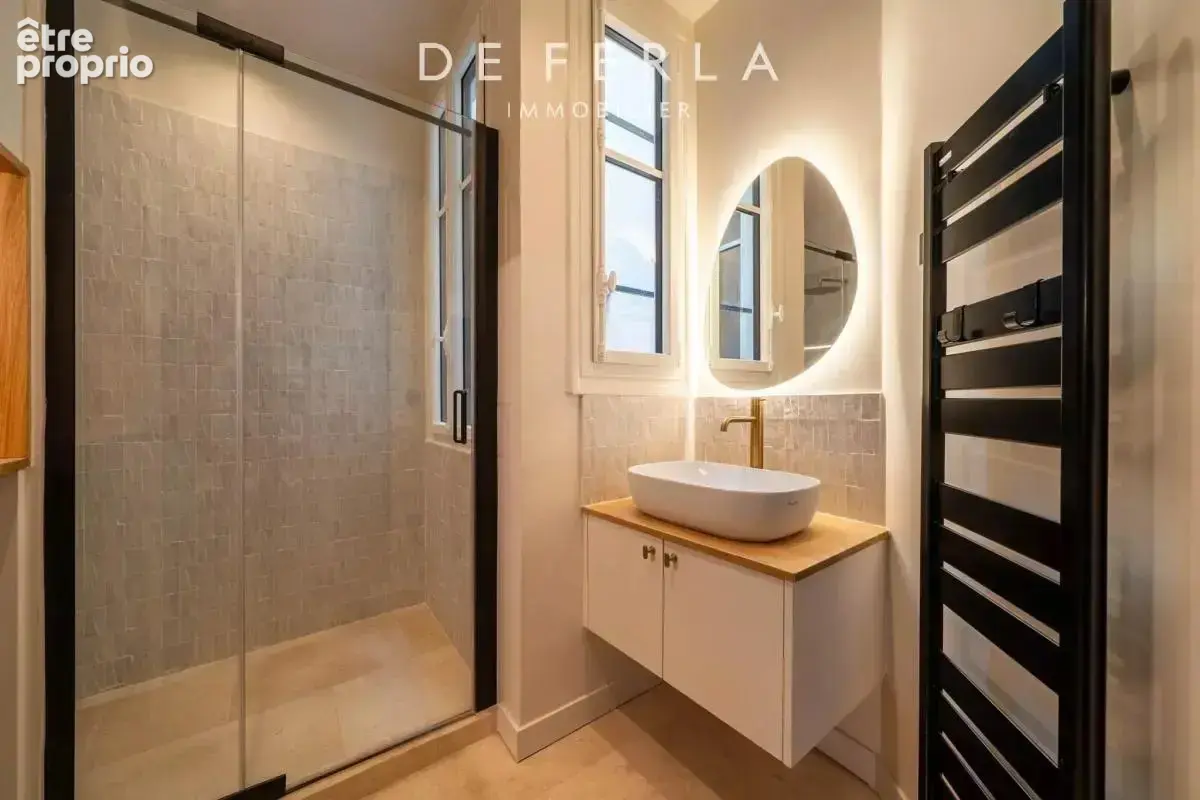 Sèvres / Duroc -  Haussmanien & Étage élevé - 5 chambres - photo 10