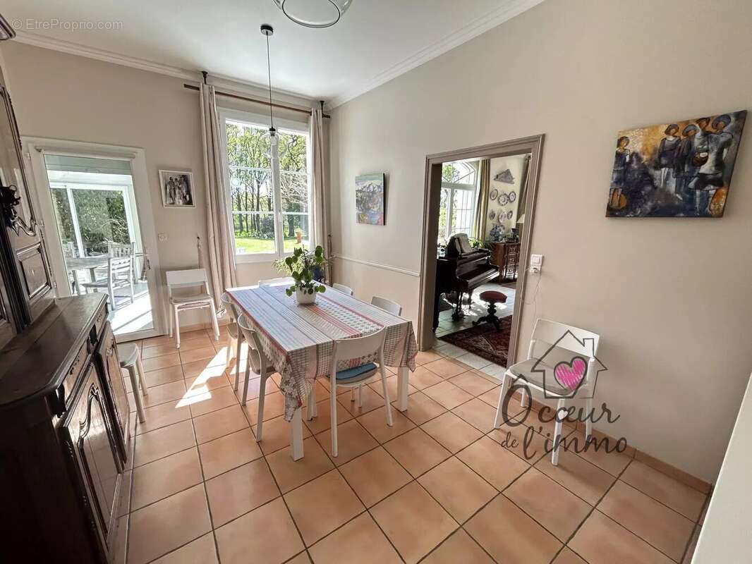 Maison à CHANTELOUP-LES-BOIS