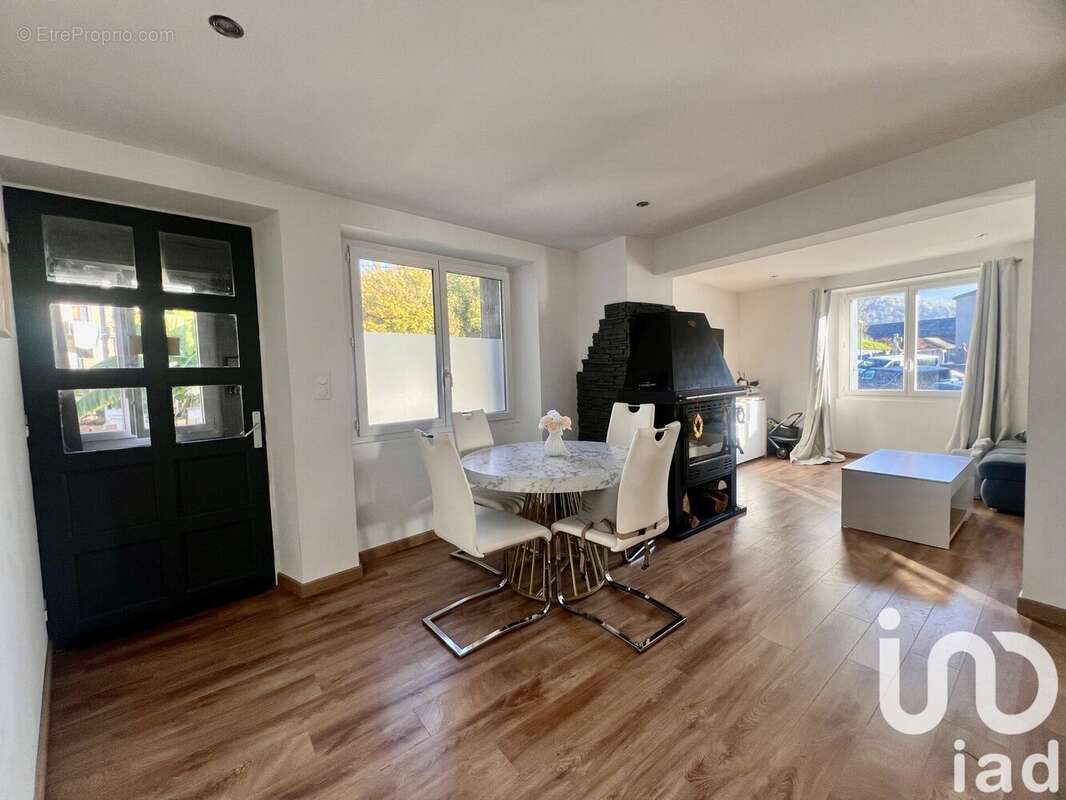 Photo 2 - Maison à LA ROCHETTE