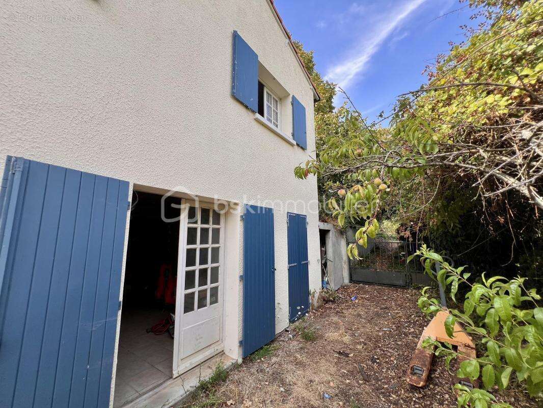 Jolie maison de plus de 213 m2, 6 chambres, jardin de 1500 m2! - photo 2