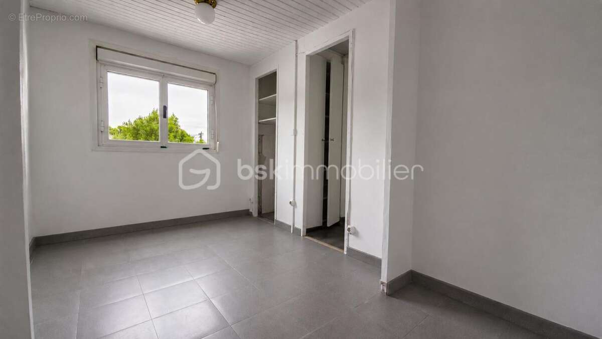 Maison T4 avec jardin – Résidence sécurisée avec piscine – Fort potentiel de rénovation – Le Castellet - photo 8