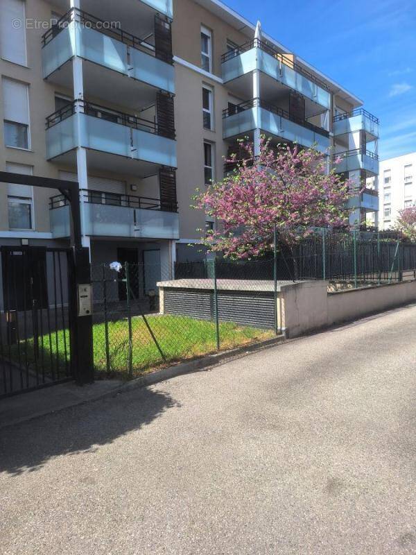 Appartement à BRON