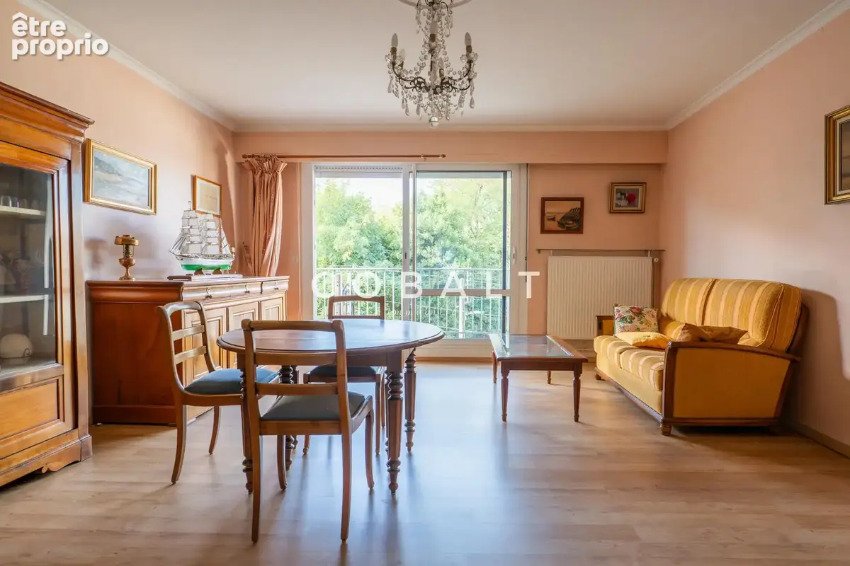 NANTES CANCLAUX   EXCLUSIVITÉ   Appartement T3 de 82 m2 en étage élevé avec balcon, grande cave de 9 m2 et par - photo 3