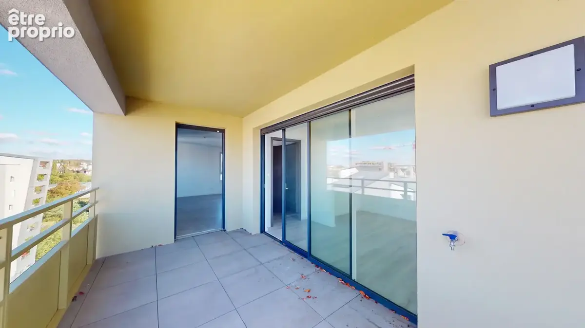 Appartement T4 de 155 m2 avec terrasse, loggia, garage et parking intérieur à Metz - photo 11