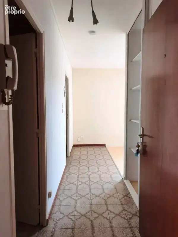 Axe velodrome brabois appartement t2, 1er etage  32 m2  avec cave et place de parking. - photo 5