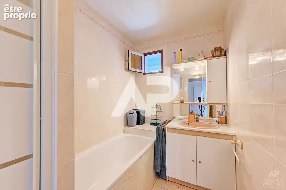 Appartement Rueil Malmaison 4 pièce(s) 79.65m² - photo 10