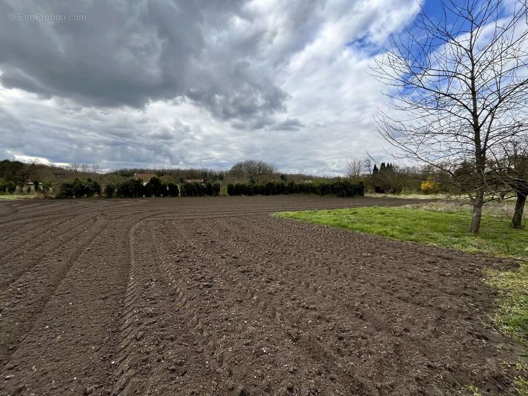 Terrain à VESLUD