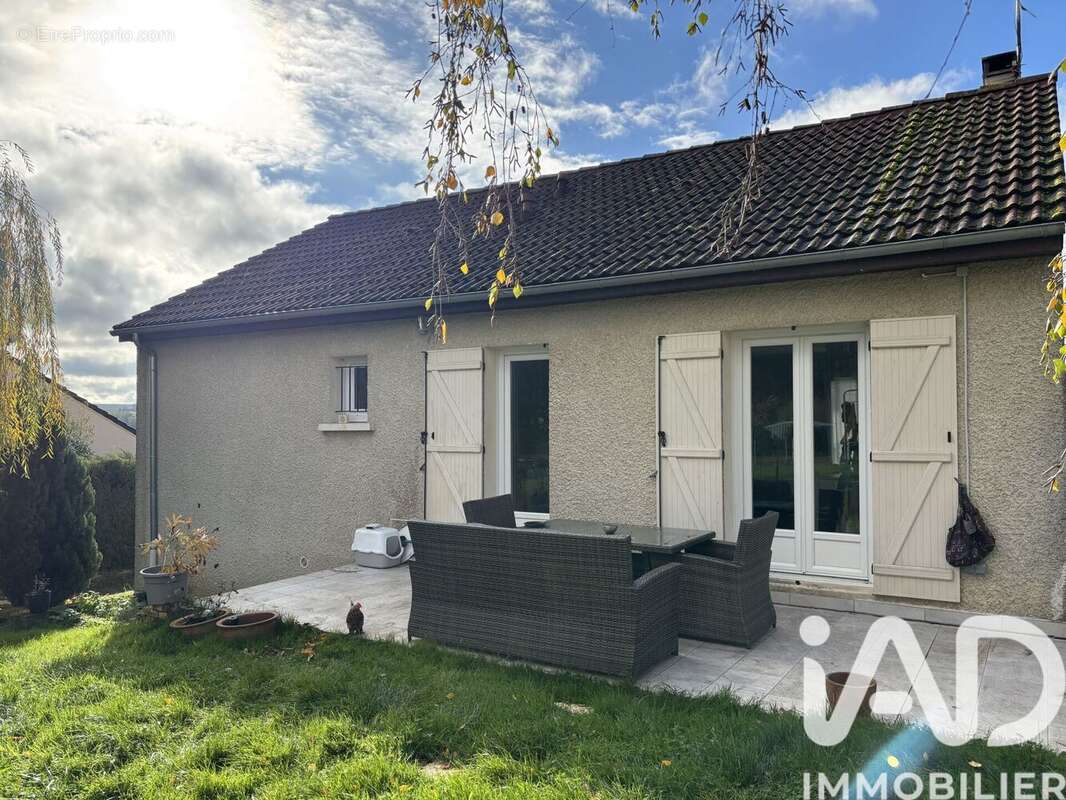 Maison 94 m² à Villefargeau  - photo 7
