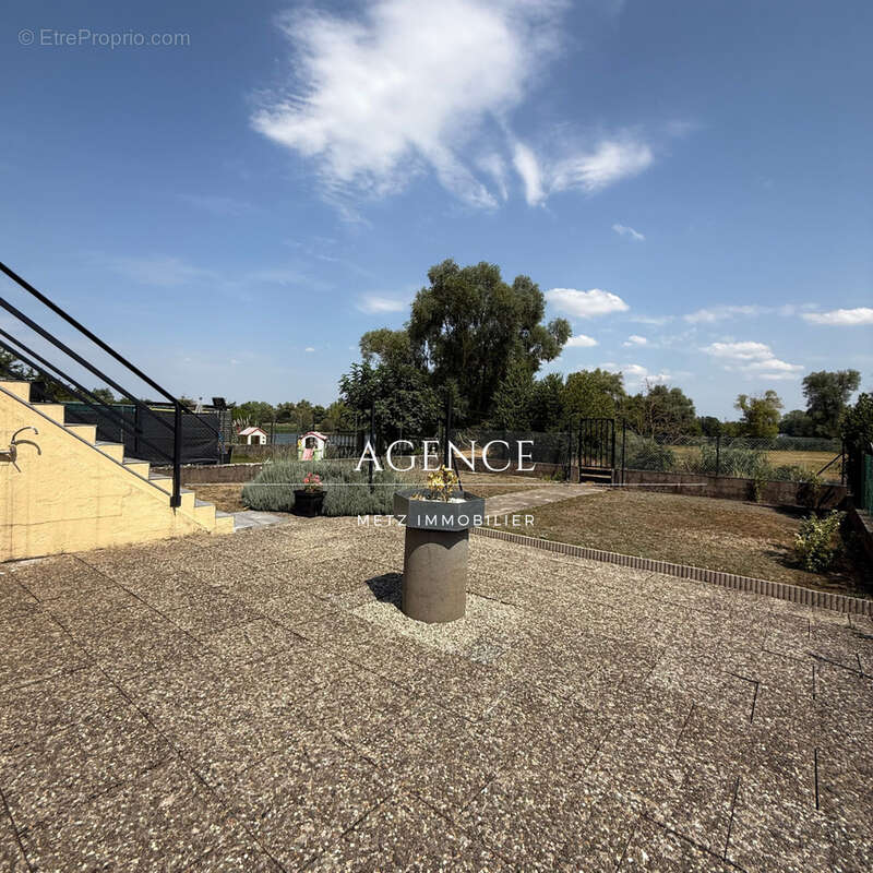 À VENDRE - MAIZIÈRES-LÈS-METZ (57280) Maison F5 de 90 m2 avec vue sur étangs - Terrain de 4 ares 39 - photo 5