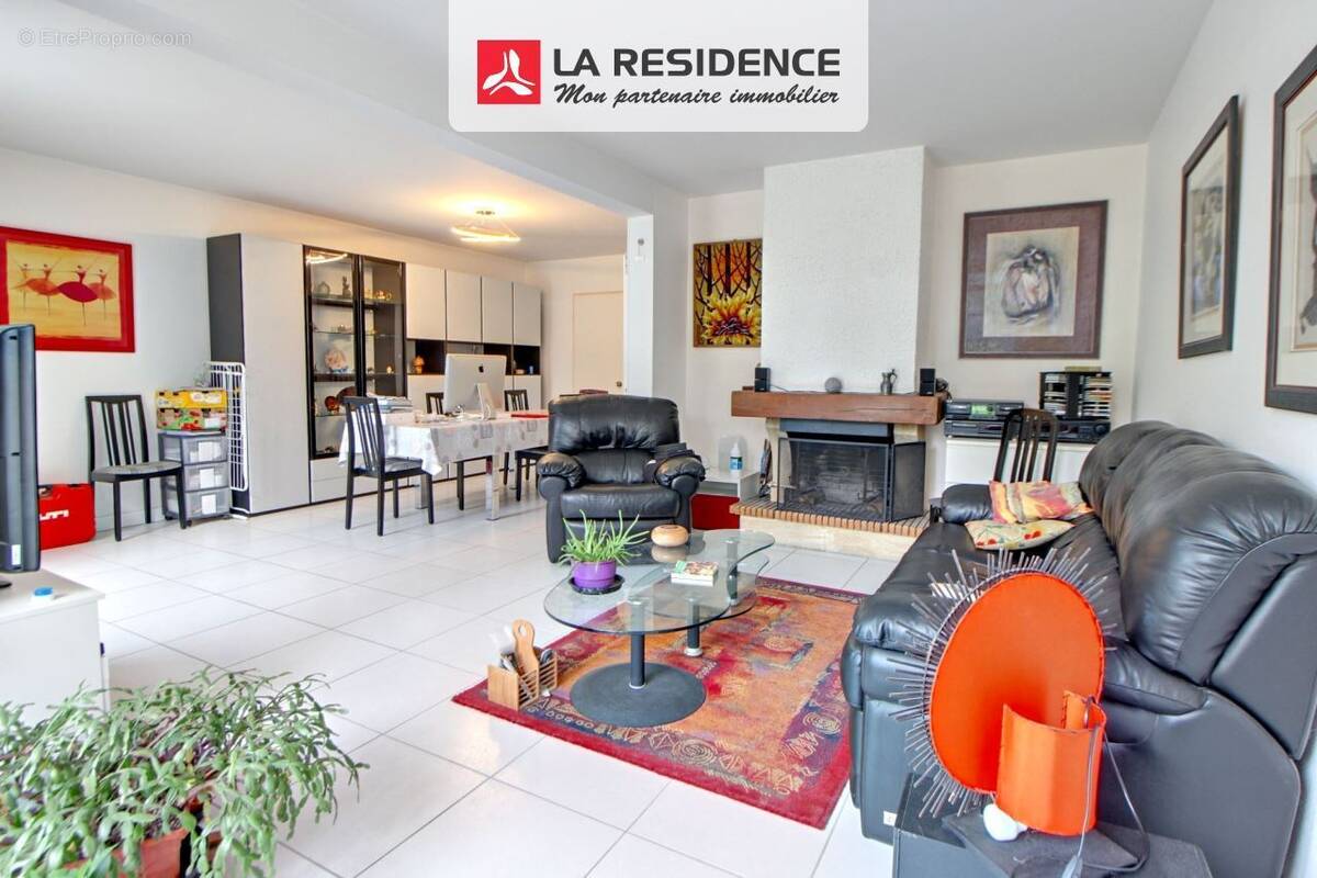 Maison à LES CLAYES-SOUS-BOIS