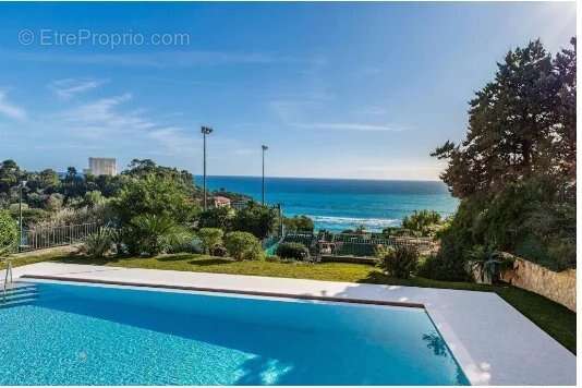 ROQUEBRUNE-CAP-MARTIN QUARTIER VIGIE - À vendre, appartement avec vue mer panoramique à la frontière de Monaco - photo 5