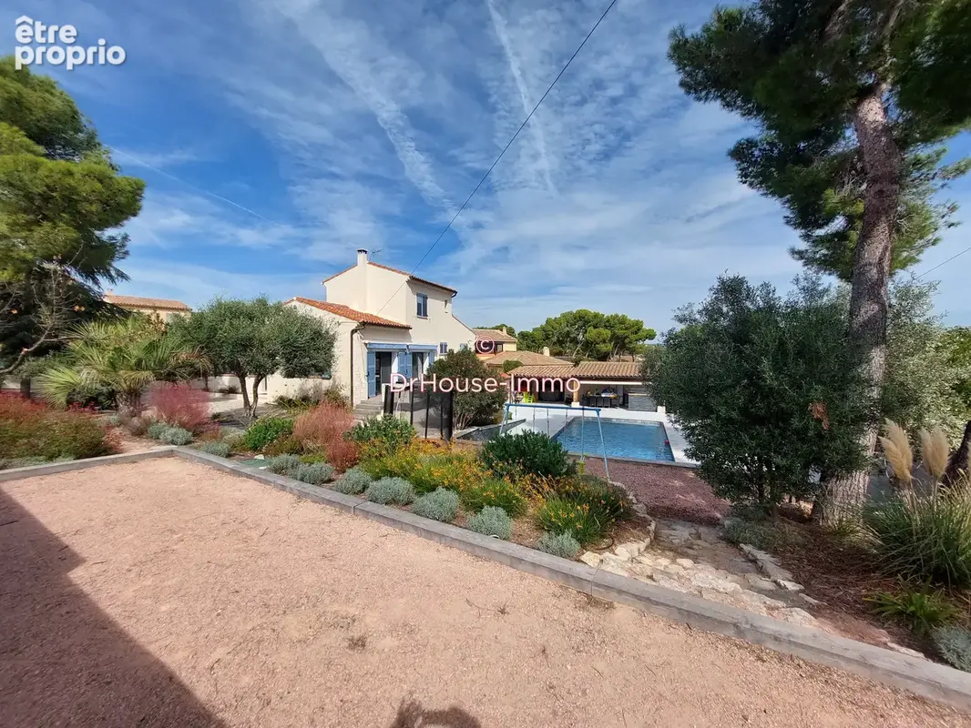 Maison 8 pièces 200 m² à vendre à Rognac (13340) - photo 2