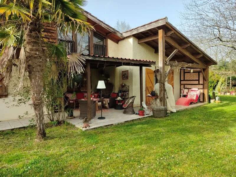 Maison à SEISSAN
