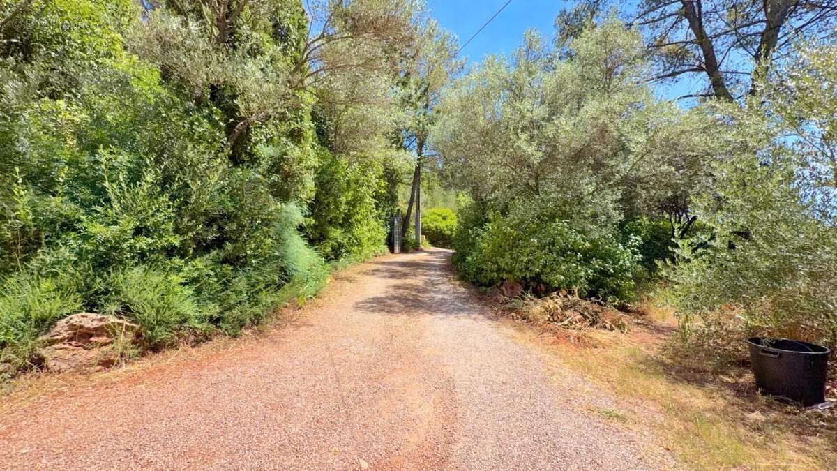 MAISON de 108 m² avec parcelle de 2992m² LE CANNET-DES-MAURES - photo 4