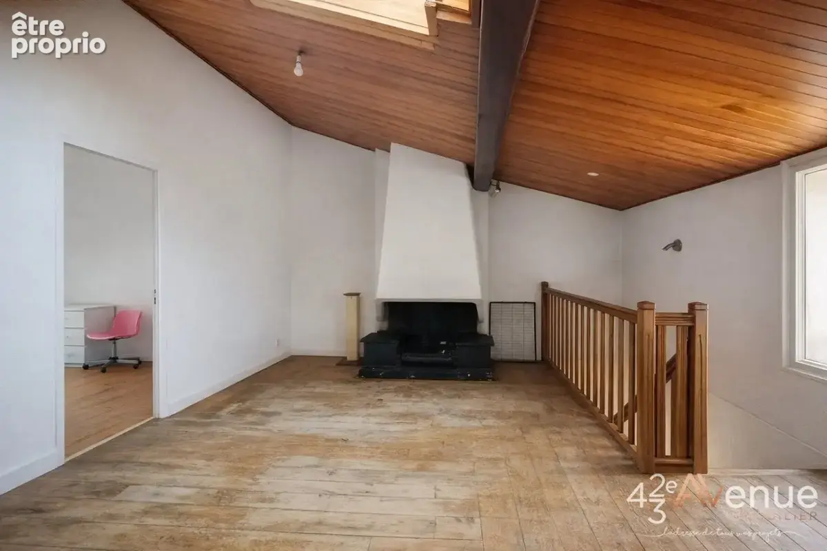 Appartement 6 pièces 145 m² à vendre à Rive-De-Gier (42800) - photo 2