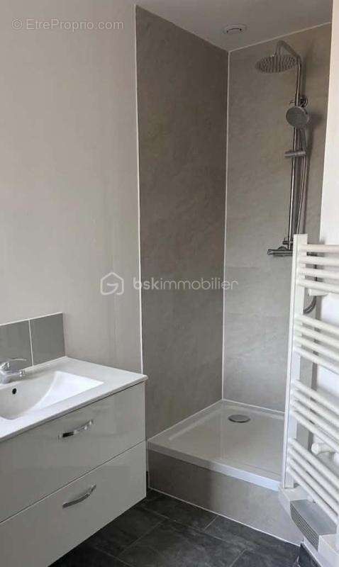 Maison Charentaise en pierre – 6 pièces – 188 m² – Terrain 2500 m² –  (16460) - photo 11