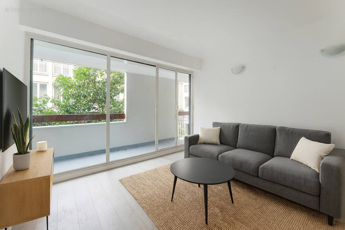 Appartement à PARIS-15E