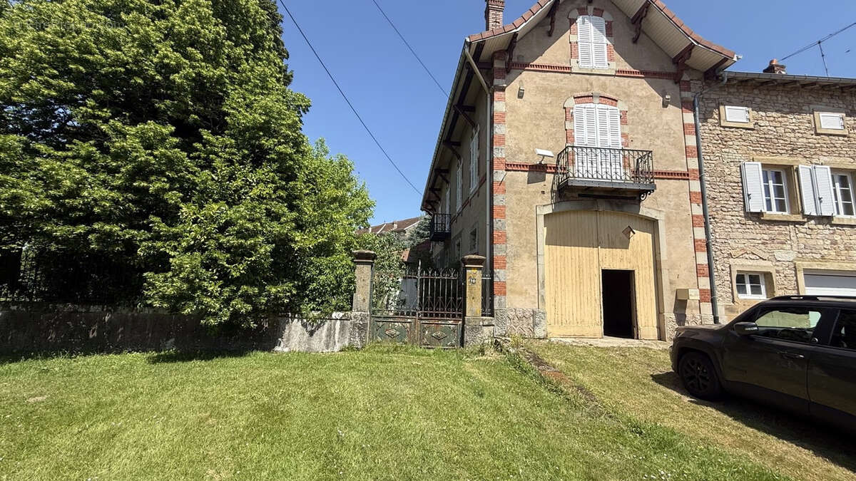 Maison à NEUFMAISONS