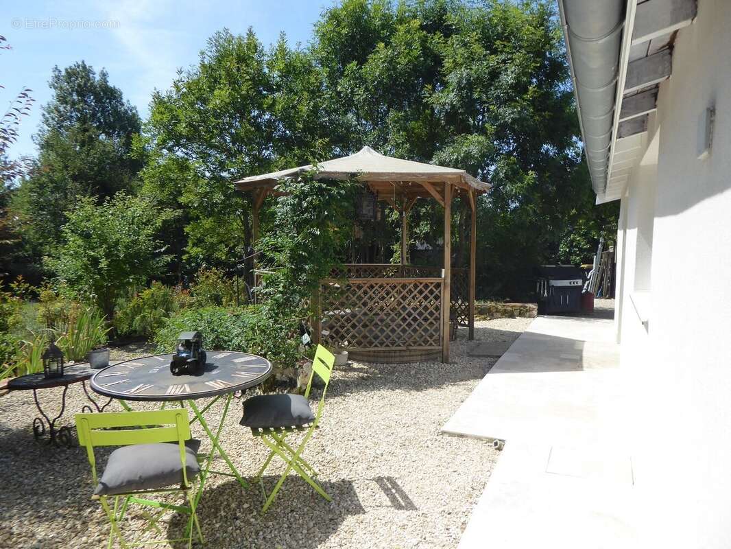 Maison à TREPT