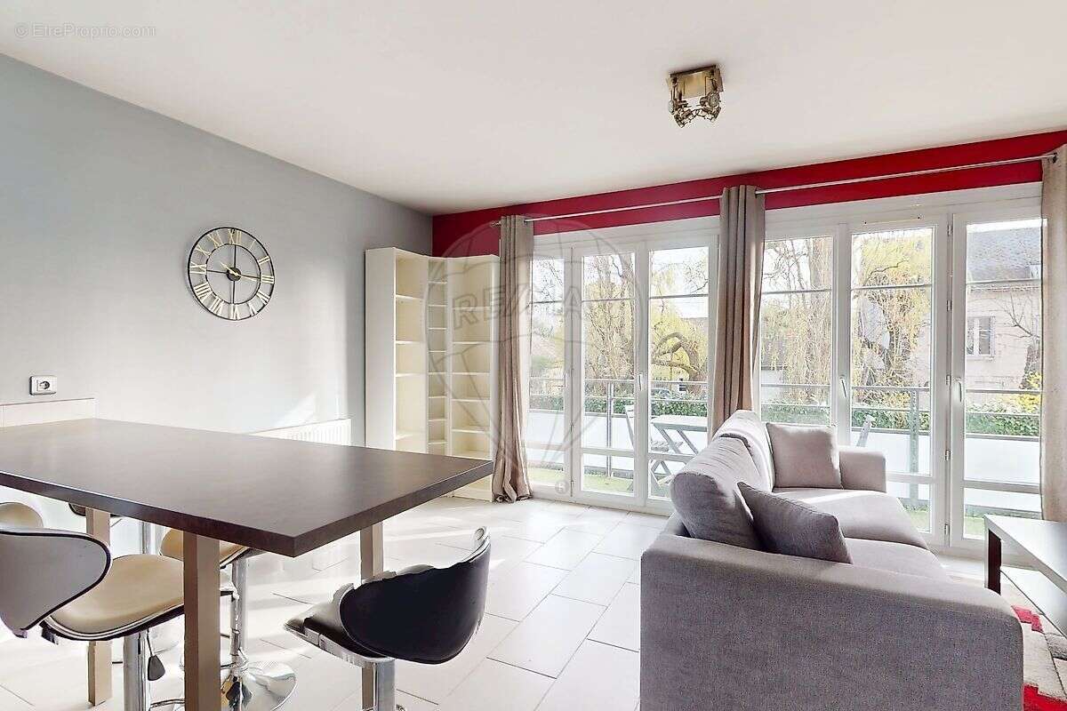 Appartement à SAINT-PRYVE-SAINT-MESMIN