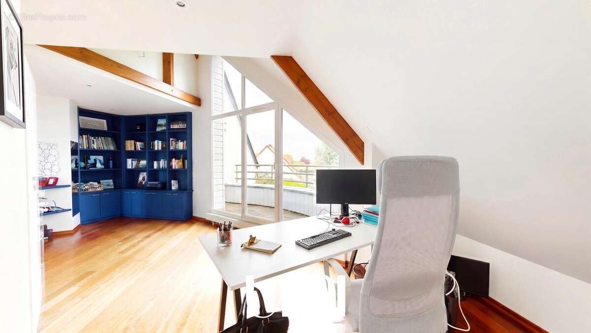 Maison 6 pièces de 210m2 avec double garage - PERIERS-SUR-LE-DAN - photo 12