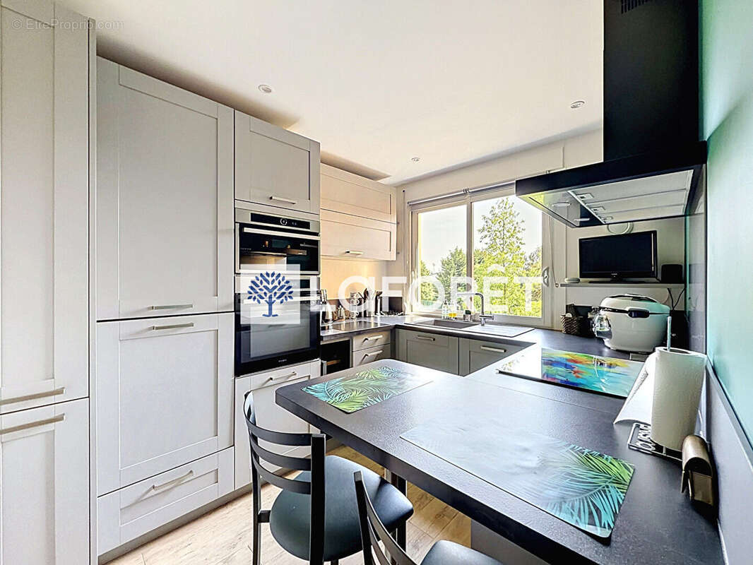 Appartement à DECINES-CHARPIEU