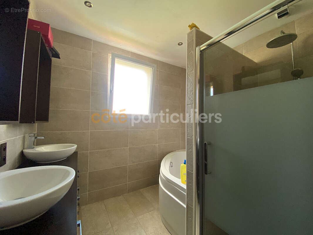 Maison à SAINT-LAURENT-SUR-SEVRE