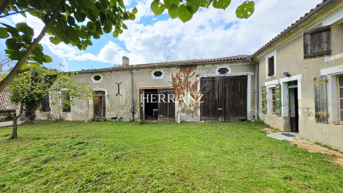 Maison à BONZAC