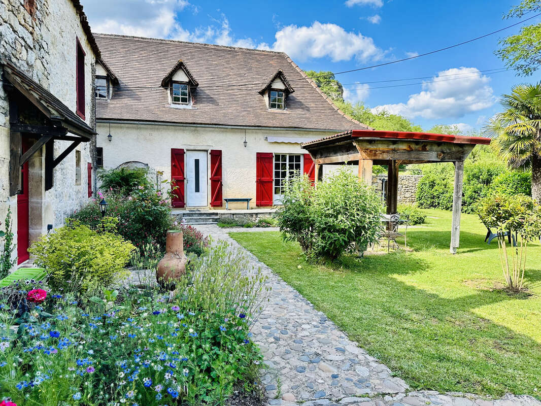 Maison à LARNAGOL