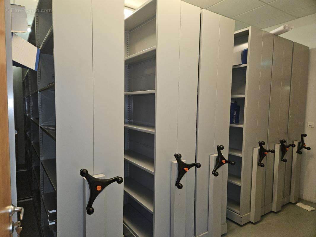 Commerce à VAIRES-SUR-MARNE