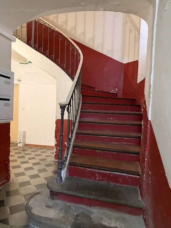 Vente à terme LIBRE sur 10ans - Appt F1 à Fréjus 83600 avec Cave - Centre ville - photo 11