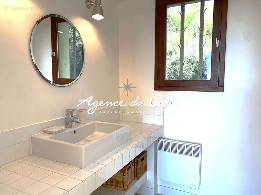 Maison à LES ISSAMBRES