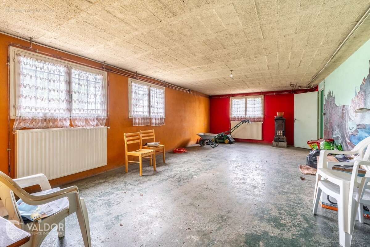 Maison à LA TOUR-DE-SALVAGNY