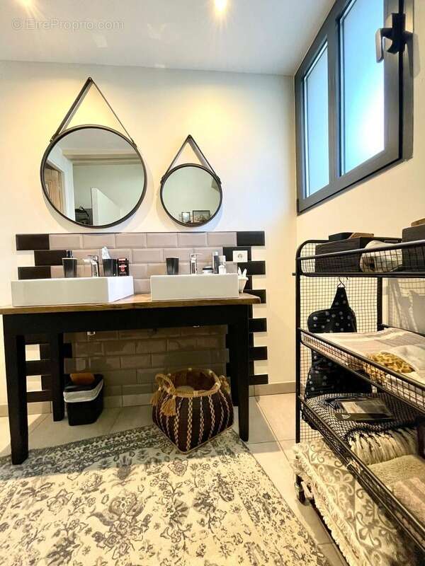 Maison à CROIX-CHAPEAU