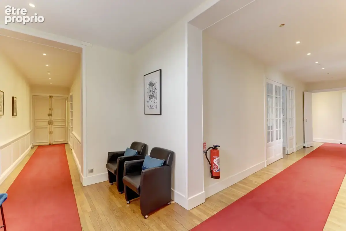 Grand appartement rue Blatin - photo 3