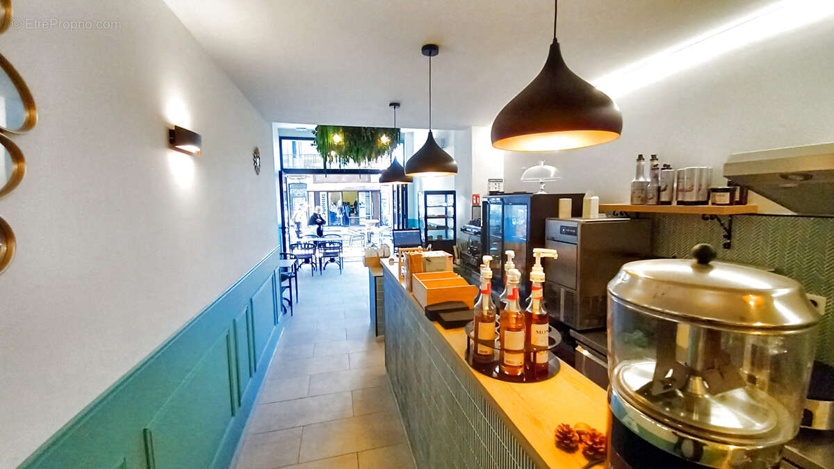 Commerce à LAMALOU-LES-BAINS