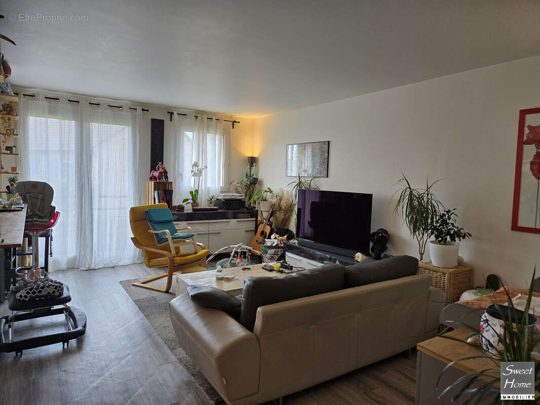 Appartement à MAGNY-LES-HAMEAUX