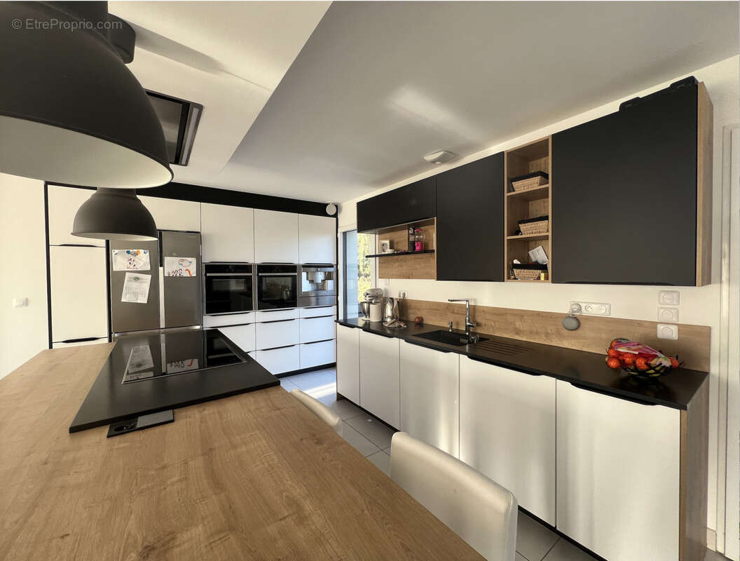 Maison 6 pièces 242m2 avec piscine - photo 4