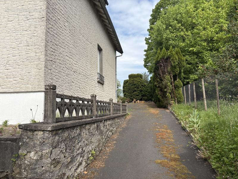 Maison à ARNAC-POMPADOUR