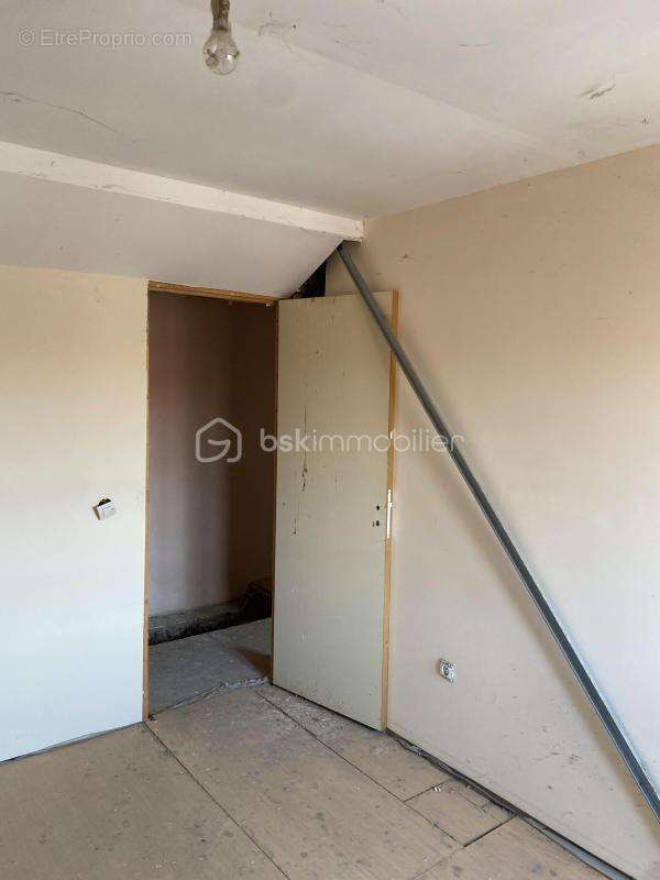 Appartement 54 m² à rénover – 2 chambres & mezzanine - photo 6