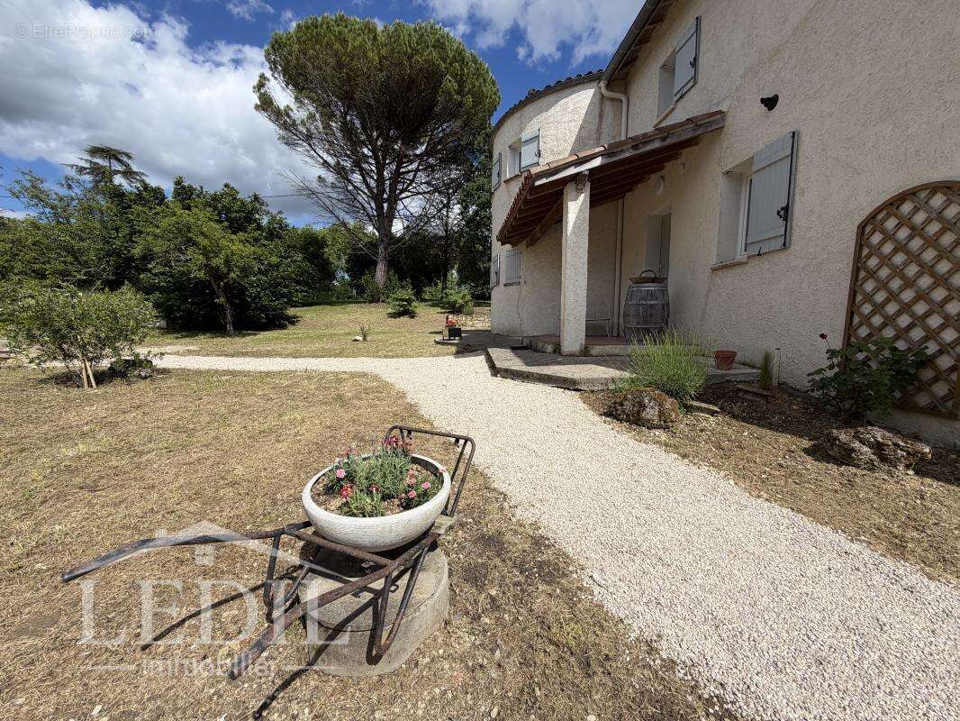 Maison, gîte et grand terrain en sortie de ville - photo 7