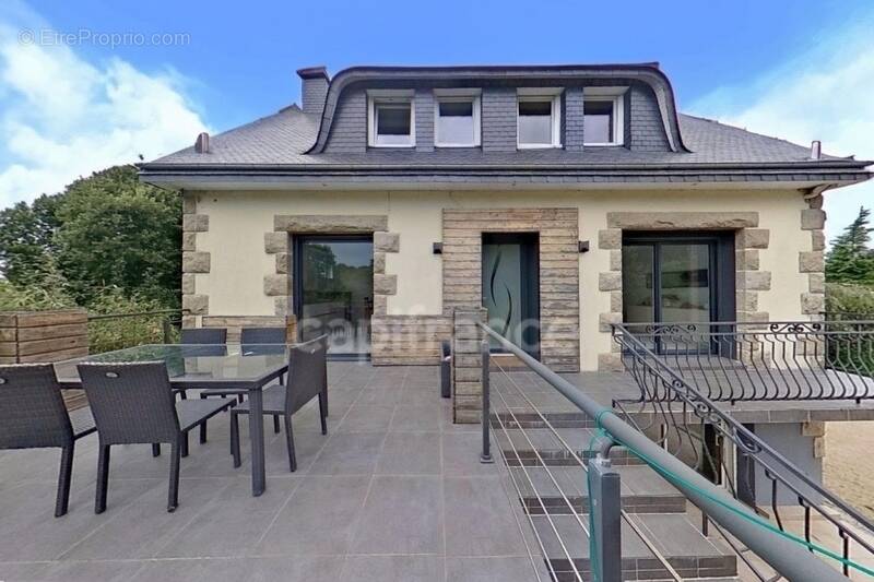 Maison à SAINT-AGATHON