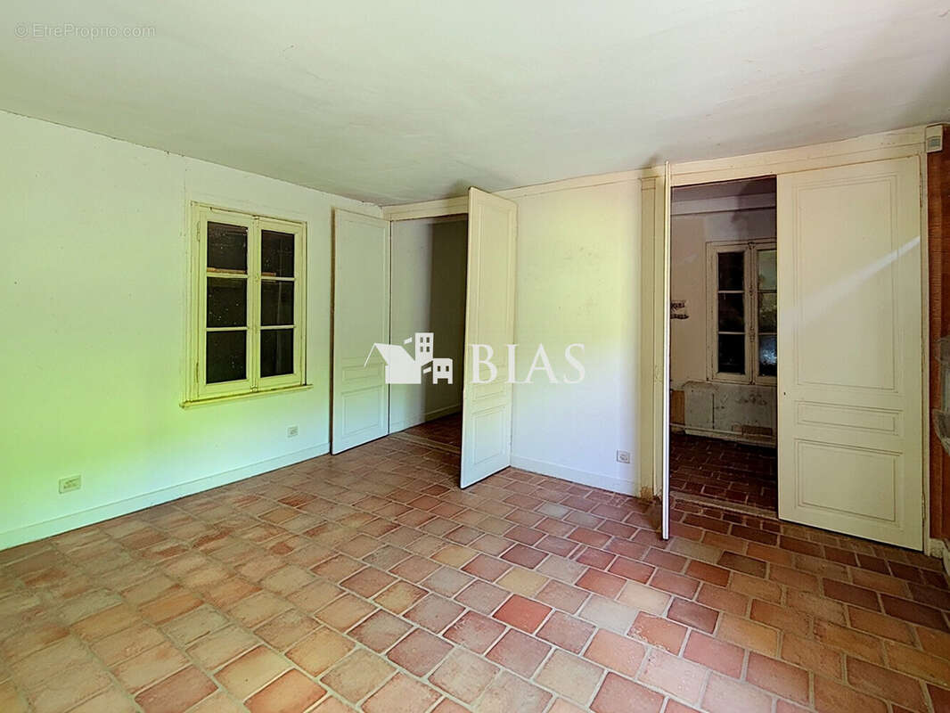 Maison 87 m² à Saint-Denis-Des-Monts  - photo 5