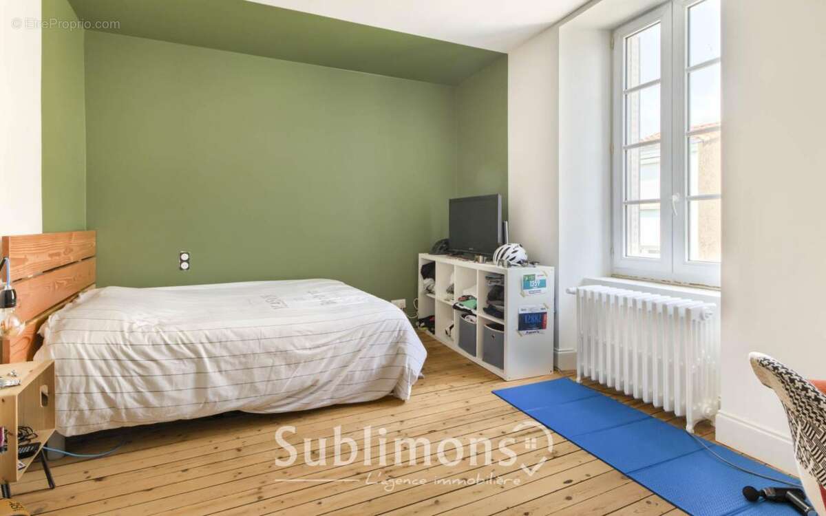 Maison à SAINT-MACAIRE-EN-MAUGES