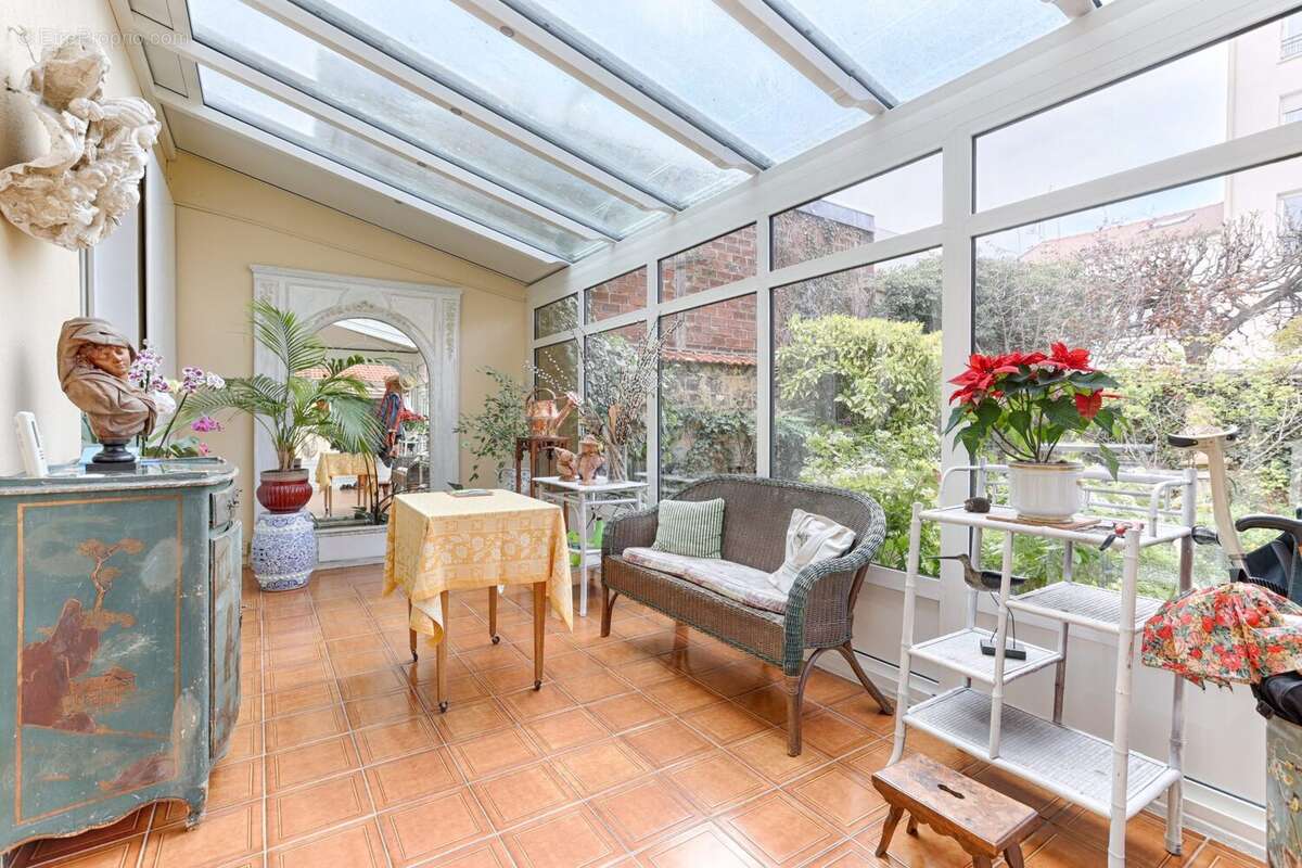 Maison à LA GARENNE-COLOMBES