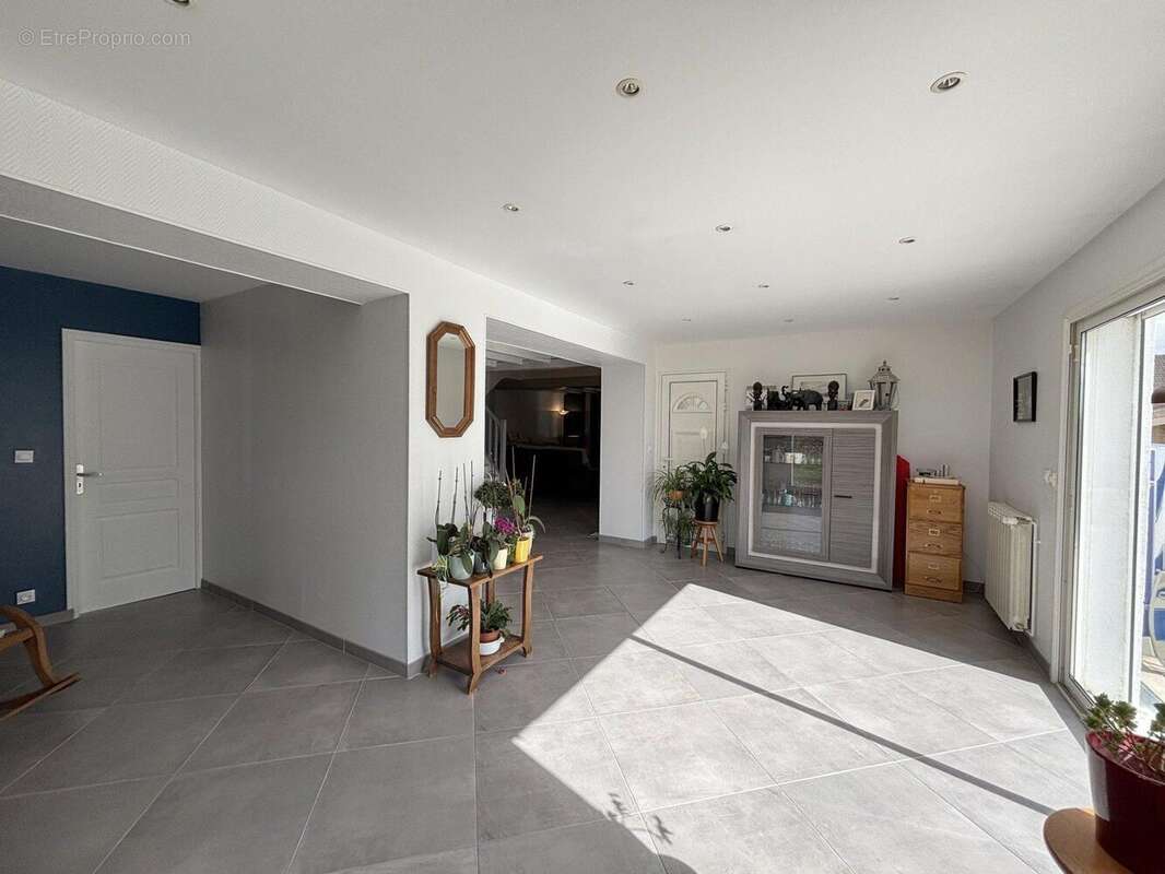 Maison à ESTREES-SAINT-DENIS