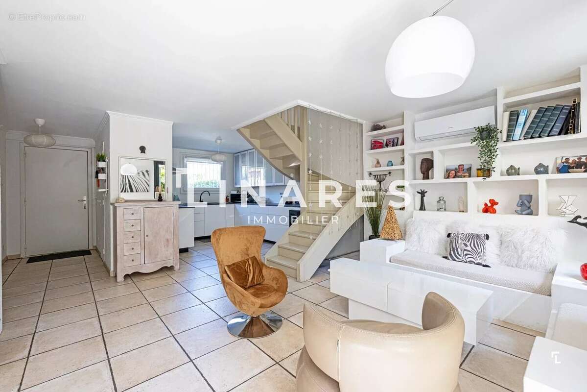 L'APAISANTE - Villa T4 de 121m² - Jardin de 186m² - Parking - 13011 LA VALENTINE - photo 12