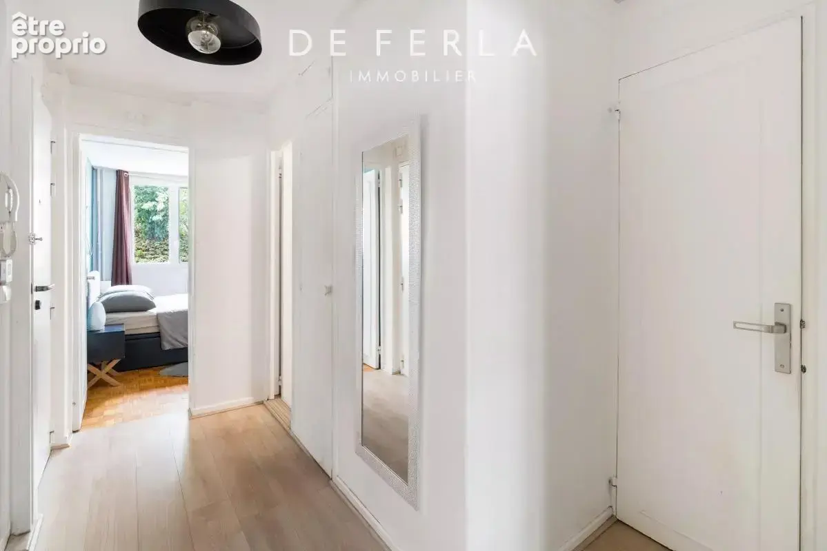 Suresnes - 2 pièces en bon état avec espace extérieur - photo 5