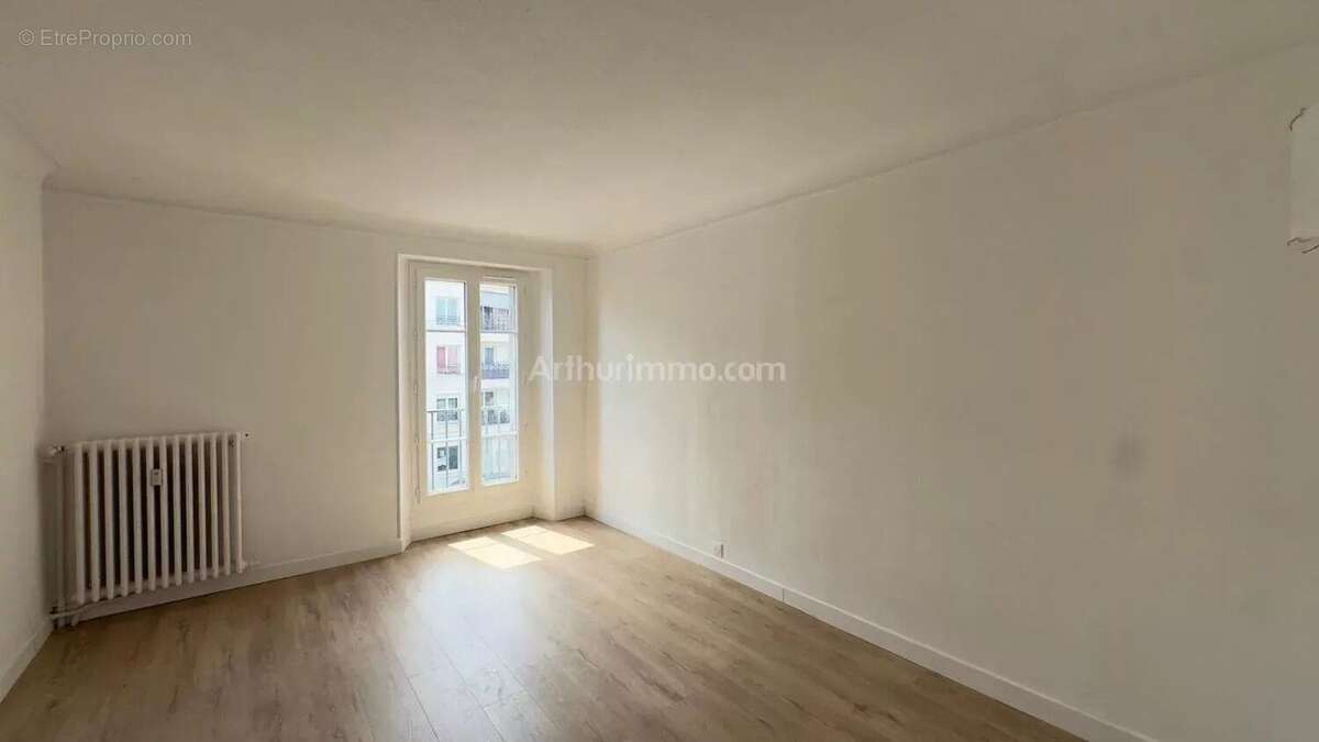 Appartement à SAINT-FARGEAU-PONTHIERRY