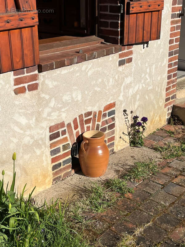 Maison à VILLENEUVE-SUR-YONNE